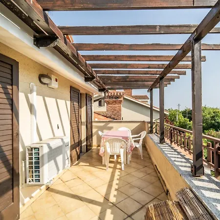 Guesthost - Visogliano Roomy W Terrace Near The Station *