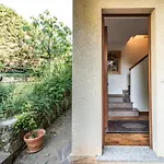 شقة Guesthost - Visogliano Roomy W Terrace Near The Station