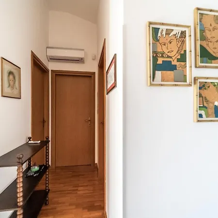 Apartmán Guesthost - Visogliano Roomy W Terrace Near The Station Sistiana