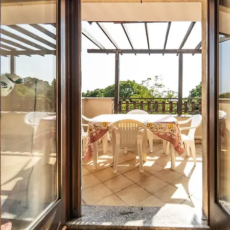 شقة Guesthost - Visogliano Roomy W Terrace Near The Station *