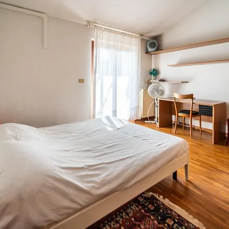 Guesthost - Visogliano Roomy W Terrace Near The Station